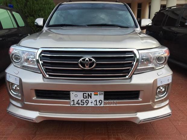 Land Cruiser For Rent