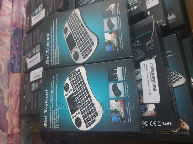 Mini Portable Wireless Keyboard · Photo 4