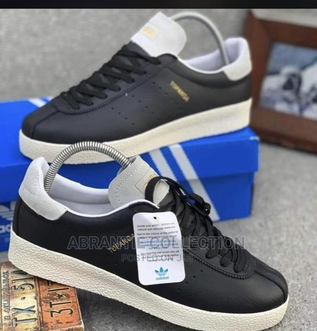 Adidas Topanga Black and White · Photo 3