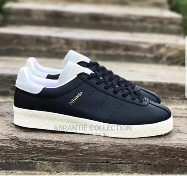 Adidas Topanga Black and White · Photo 4