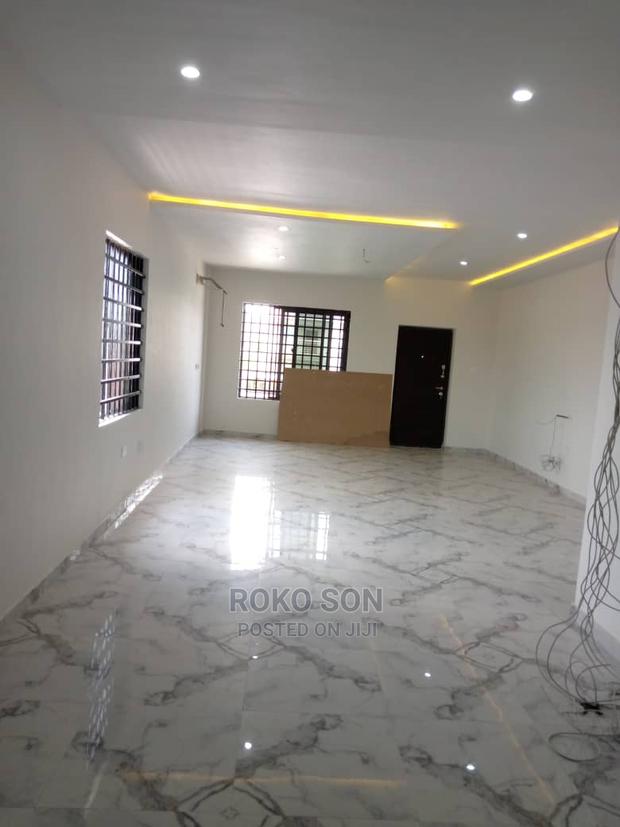 4bdrm Duplex in Dr Roko, Achimota for sale · Photo 3