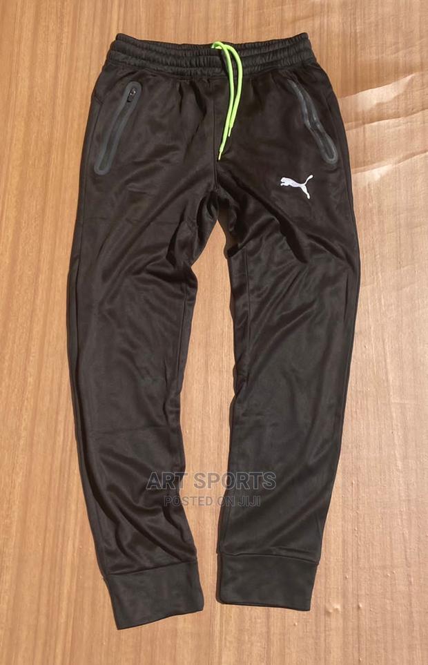 Puma Joggers · Photo 4