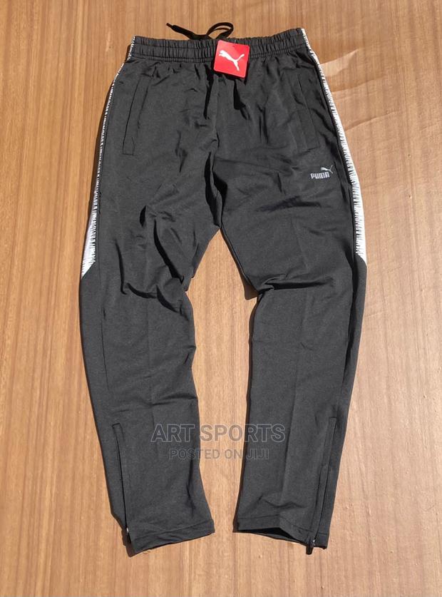 Puma Joggers · Photo 3
