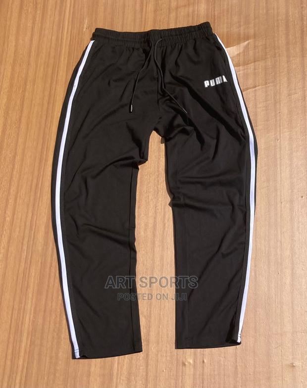 Puma Joggers · Photo 4