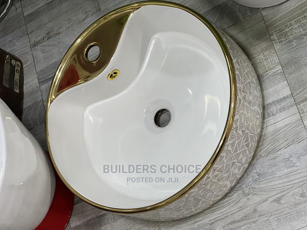 Manicure and Pedicure Bowl · Photo 4