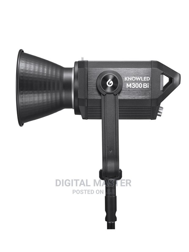 Godox Knowled M600bi Bi-Colour LED Light · Photo 4
