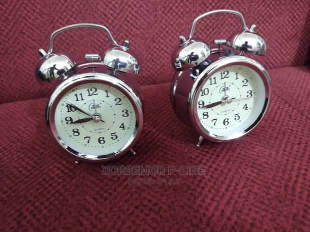 Stainless Steel Alarm Clock · Photo 4
