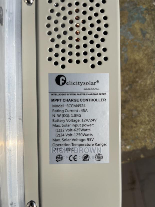 12/24v 45A MPPT Solar Charge Controller photo 2