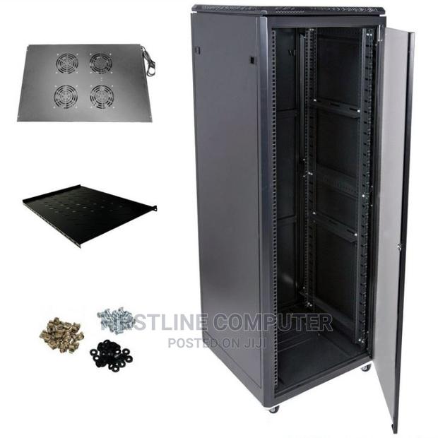 27u 600×1000 Econet Cab Data Rack · Photo 4