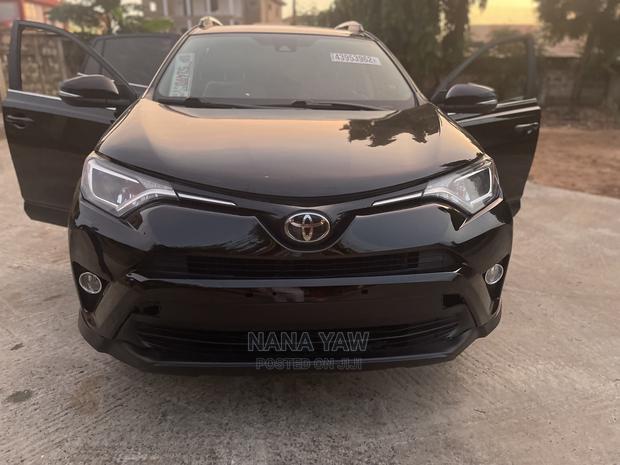 Toyota RAV4 XLE AWD (2.5L 4cyl 6A) 2017 Black