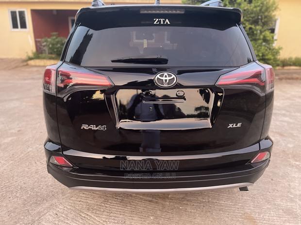 Toyota RAV4 XLE AWD (2.5L 4cyl 6A) 2017 Black