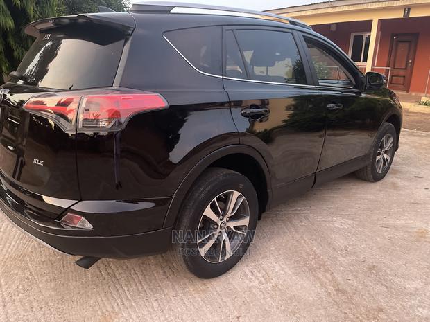 Toyota RAV4 XLE AWD (2.5L 4cyl 6A) 2017 Black