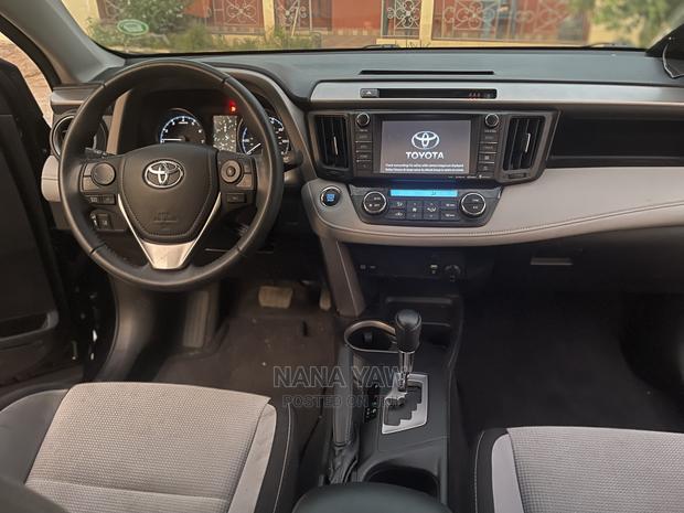 Toyota RAV4 XLE AWD (2.5L 4cyl 6A) 2017 Black