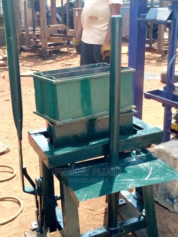 Electric Block Machine With Accessories · Photo 2