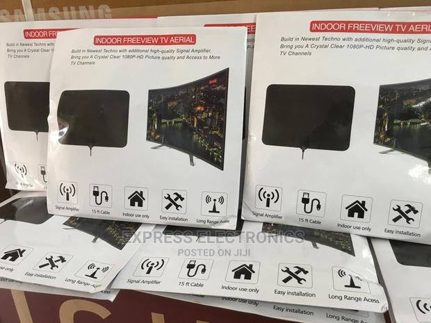 Digital HDTV Antenna With Coaxial Cable and a Back Sticker · Photo 3