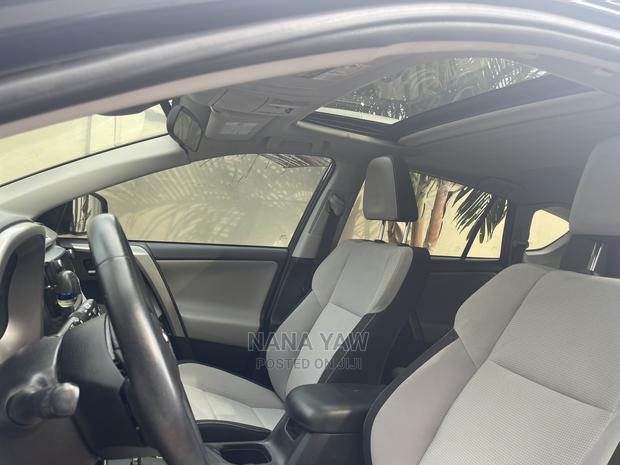 Toyota RAV4 XLE AWD (2.5L 4cyl 6A) 2017 Black