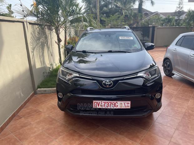Toyota RAV4 XLE AWD (2.5L 4cyl 6A) 2017 Black