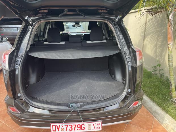 Toyota RAV4 XLE AWD (2.5L 4cyl 6A) 2017 Black