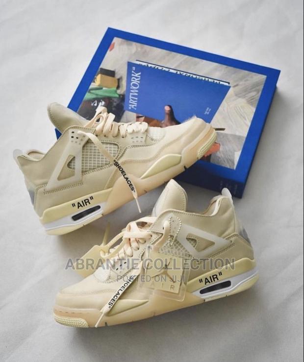 Nike Air Jordan Retro 4 Off White · Photo 3