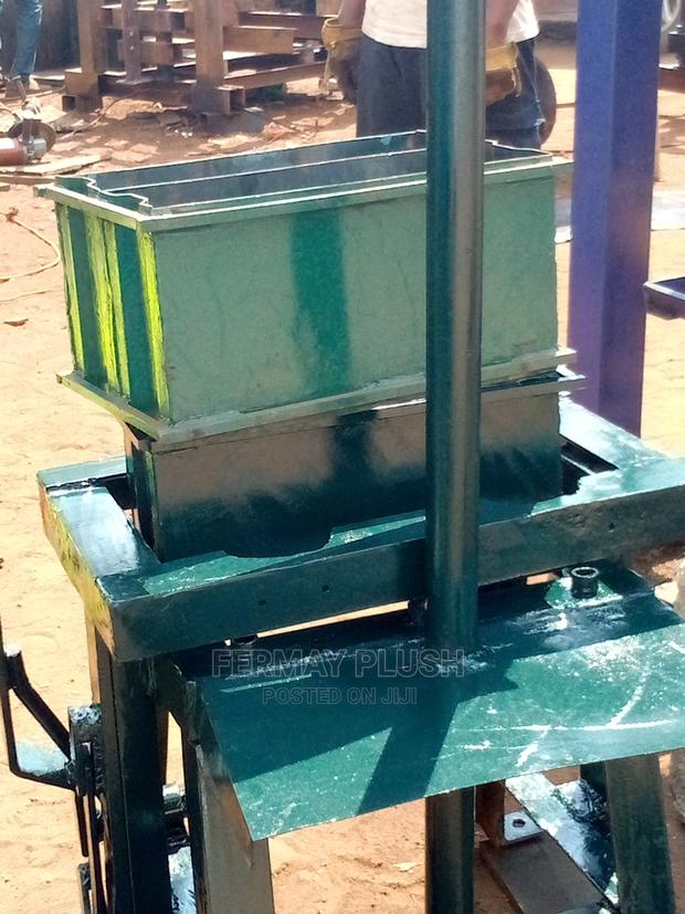Easy to Operate Small Block Machine · Photo 4