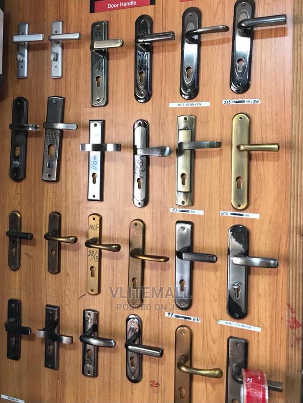 Secure Door Lock With Handles · Photo 2