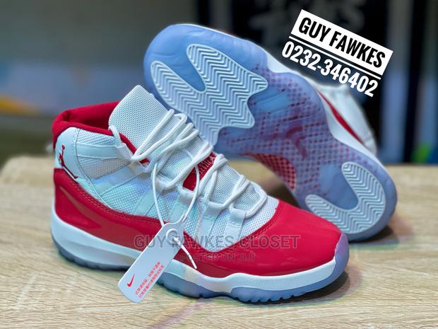 Air Jordan 11 Retro · Photo 3
