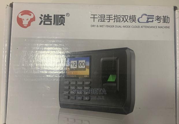 Biometric Clock in Device · Photo 4