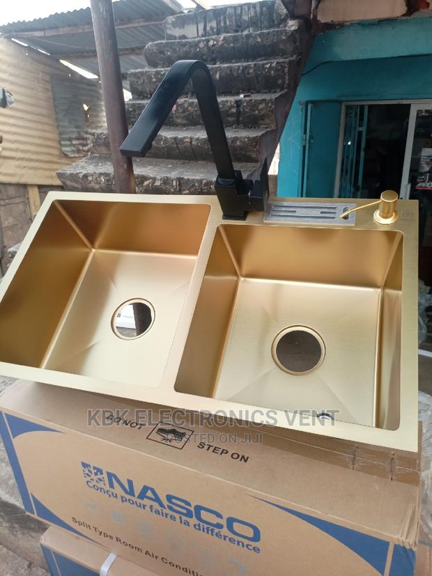 Golden Double Kitchen Sink+ Accessories · Photo 4