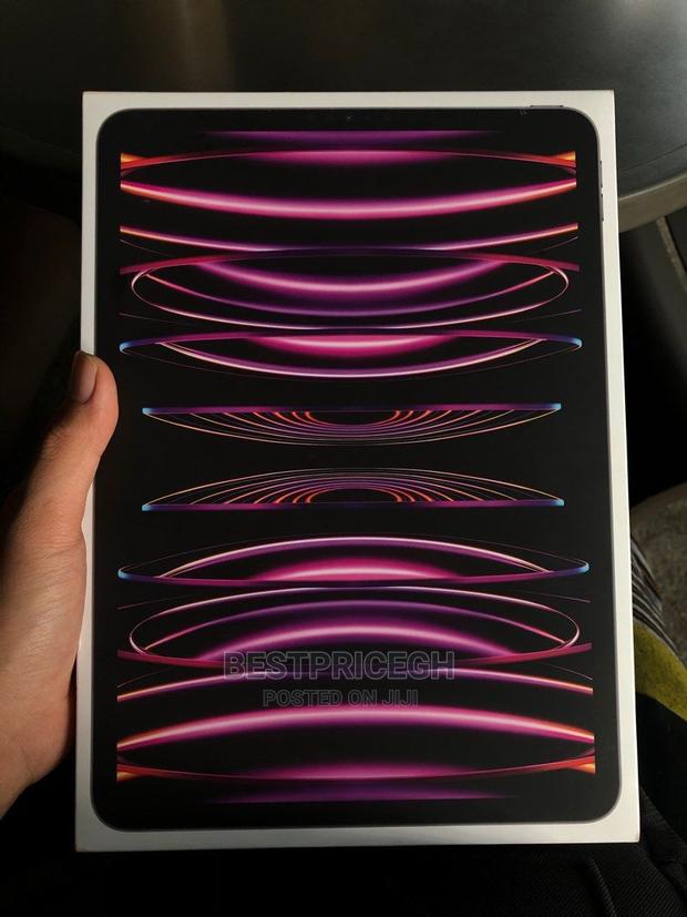 New Apple iPad Pro 256 GB Black · Photo 1