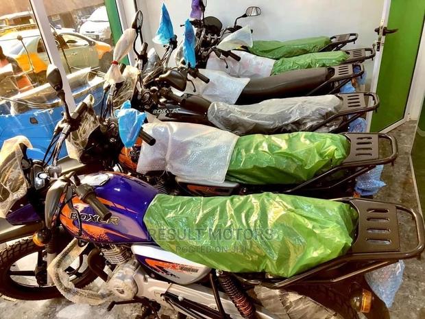 New Bajaj Boxer 150 UG 2023 Black · Photo 2