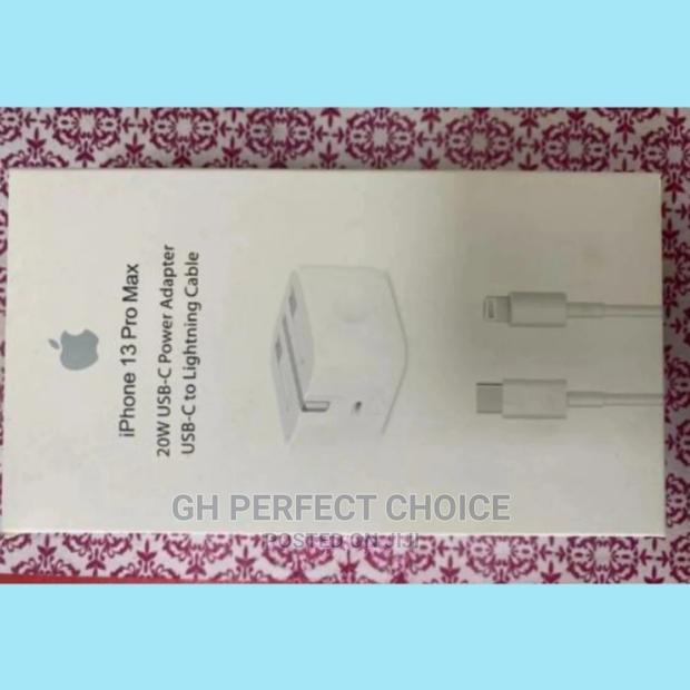 iPhone USB Type Fast Charger 3pin · Photo 2