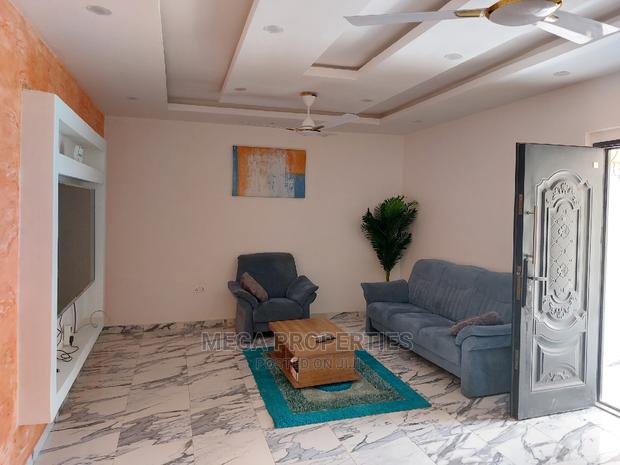Short Stay 1bedrm Apartment Fully Furnished in Race Course · Photo 3