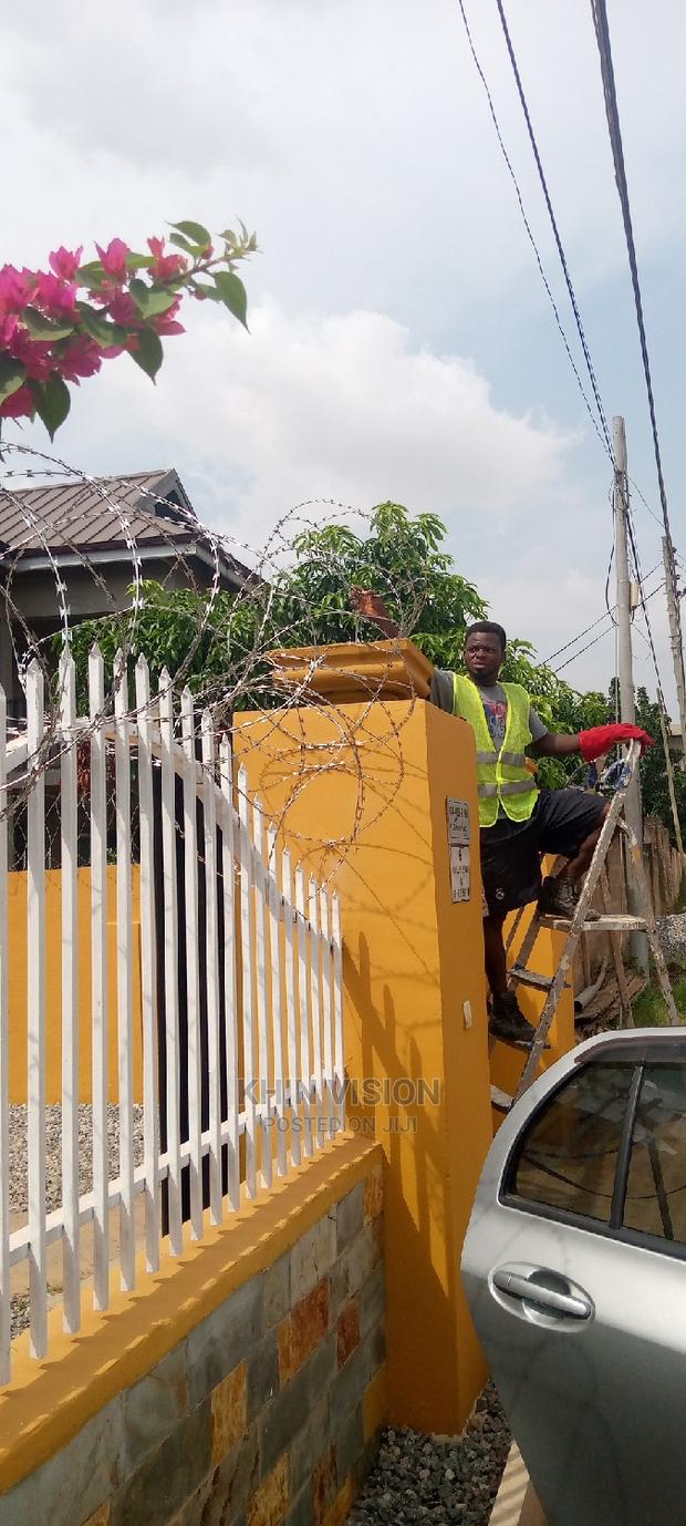 Razor Fence Installations · Photo 4