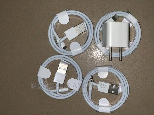 Original 5W iPhone Charger · Photo 4
