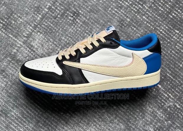 Air Jordan 1 Low Travis Scott Fragment Military Blue · Photo 4