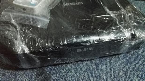 Epson Projector for Daylights for Sale photo 4