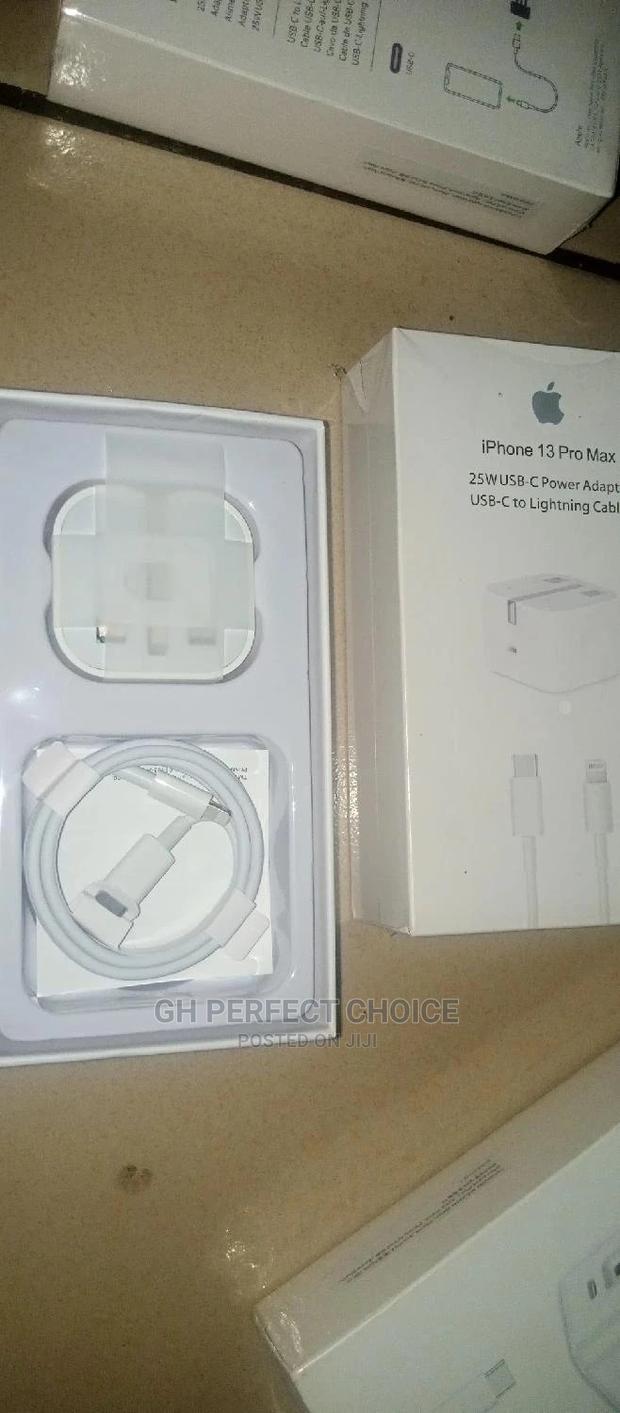 On Pointtype C to All iPhone - Fast Charger · Photo 1