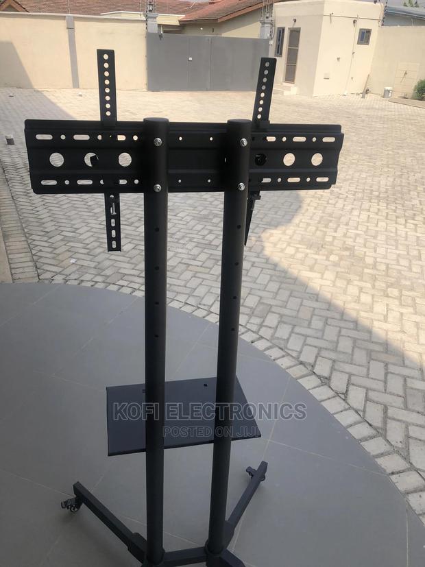 Free Unit Floor Support Trolley for LCD/LED/Plasma 32-70" · Photo 2