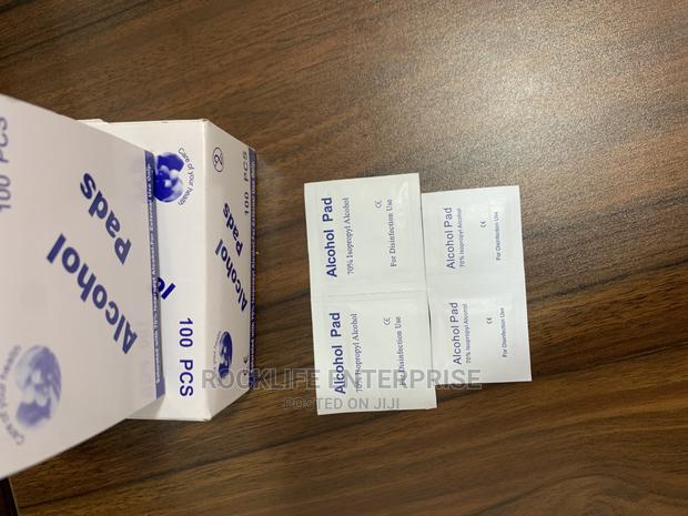 Alcohol Prep Pad/Alcohol Swabs/Alcohol Wipes · Photo 4