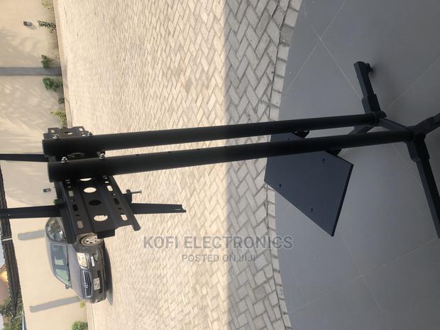 TV Trolley Stand 32-70 With Wheel Lock · Photo 2
