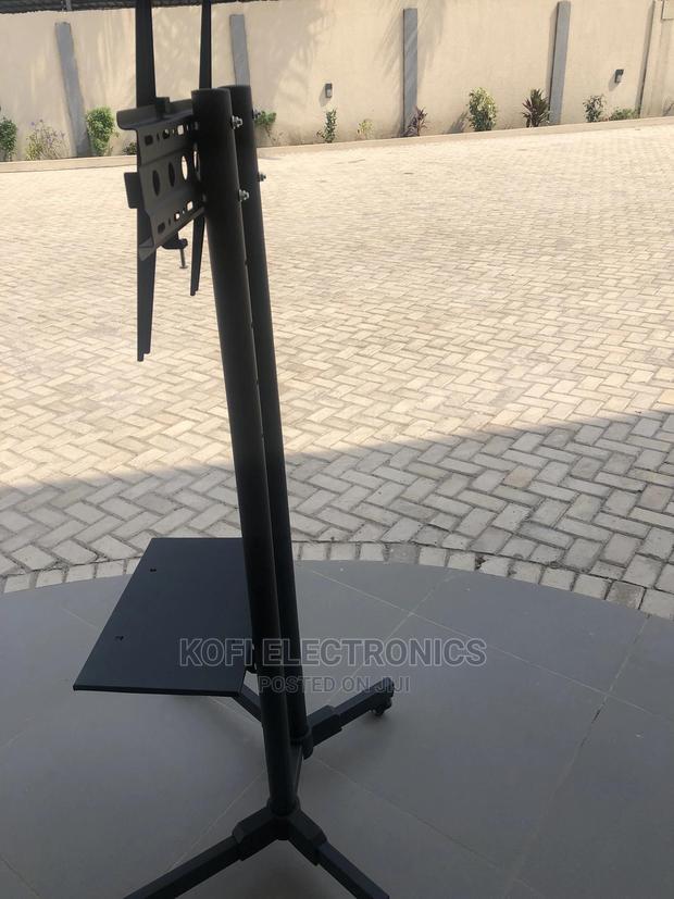 Strength Tested TV Stand/Tv Trolley for 32′′-70′′ TV · Photo 2