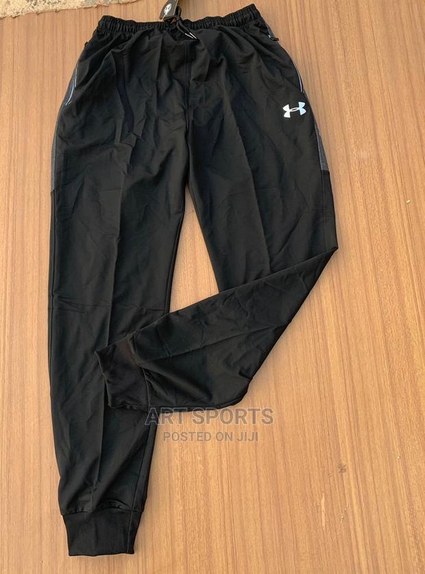 Under Amour Joggers · Photo 4