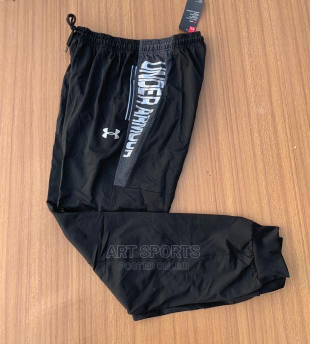 Under Amour Joggers · Photo 3