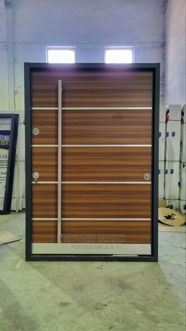 Turkish Pivot Door · Photo 3