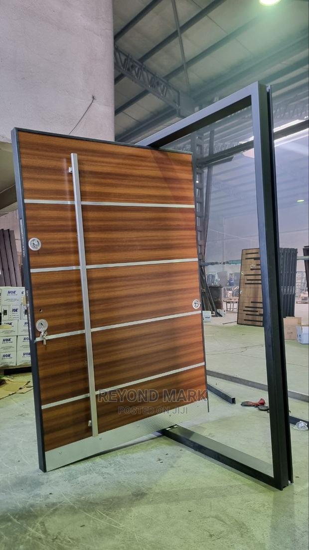 Turkish Pivot Door · Photo 4