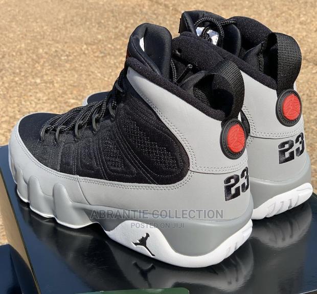 Air Jordan Retro 9 Particle Grey · Photo 4