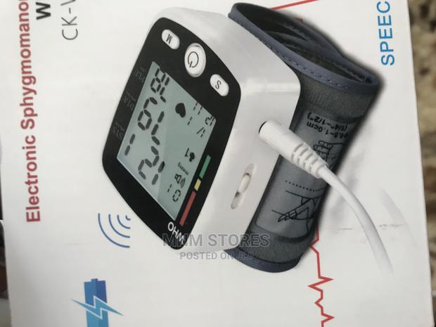 Automatic Wrist Blood Pressure Monitor · Photo 3