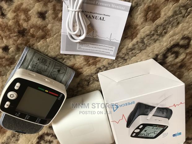Rechargeable Wrist Blood Pressure Monitor · Photo 4