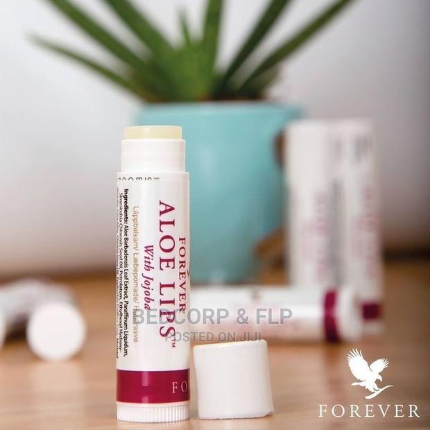 Jojoba Lip Balm · Photo 1