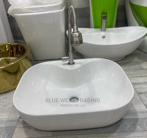 Vanity Basin or Pedicure Bowl · Photo 3